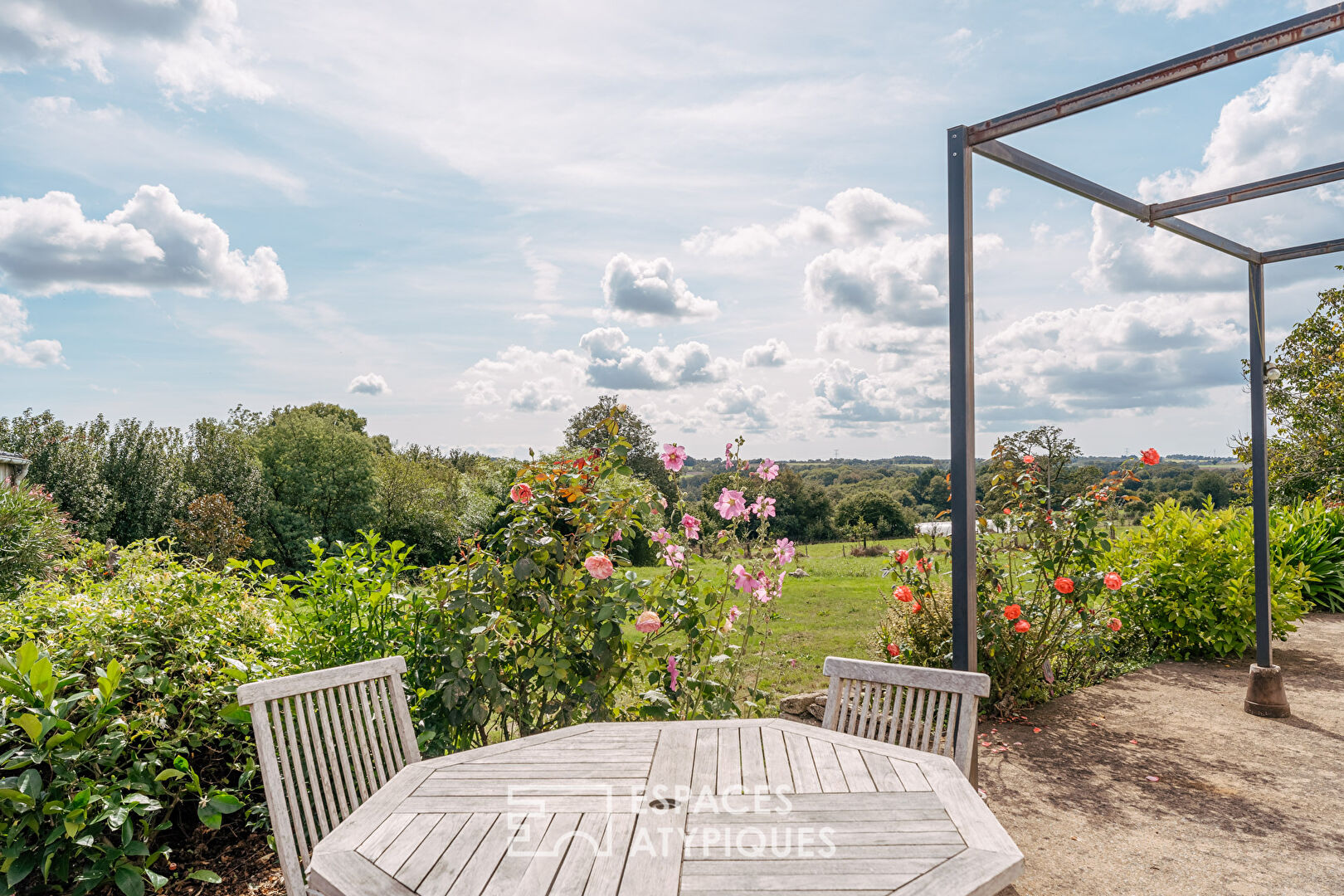Photo Propriété singuliere pour familles, gîtes ou projet agricole image 2/6