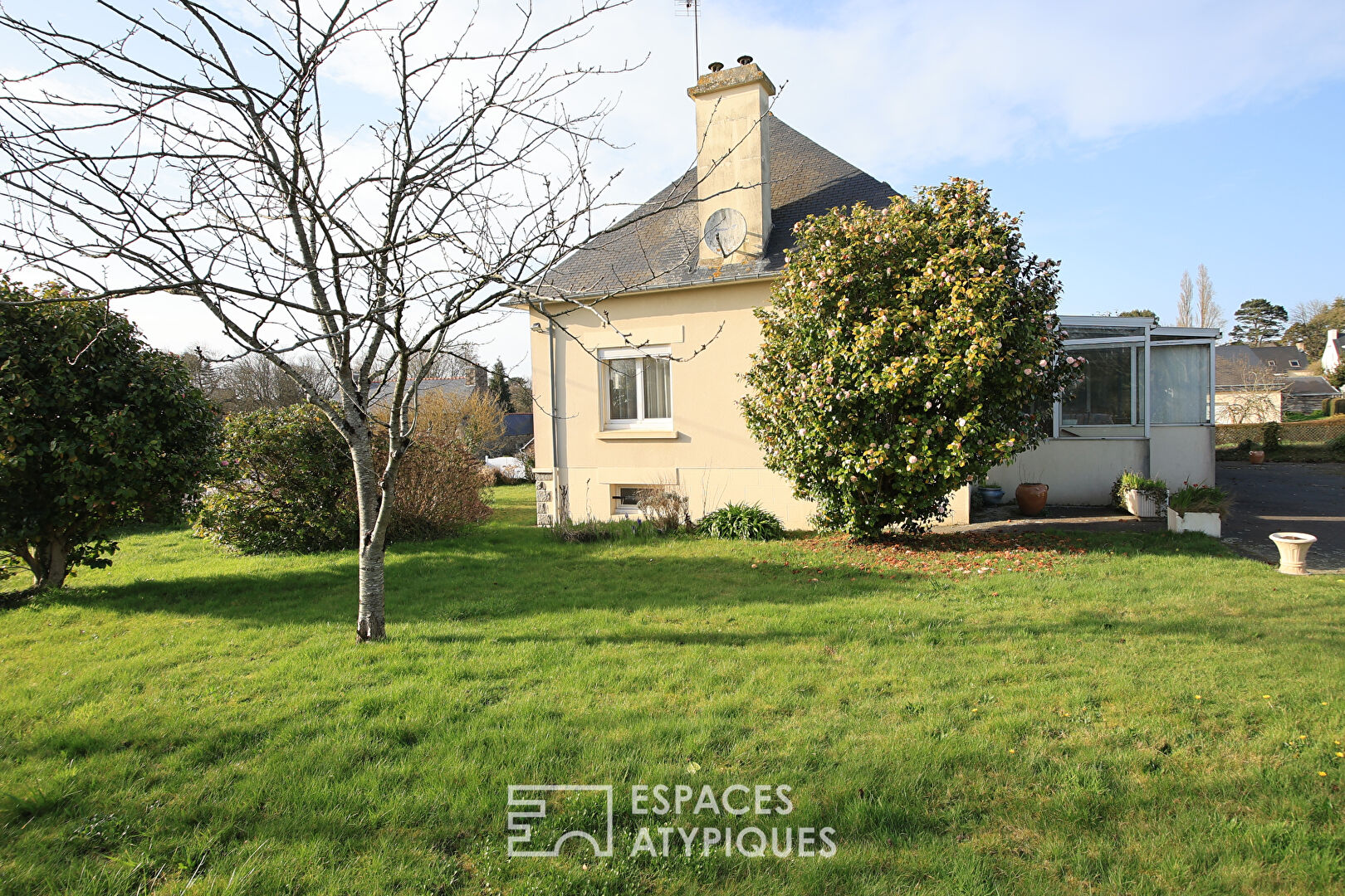 Agence immobilière de ESPACES ATYPIQUES Côtes-d'Armor