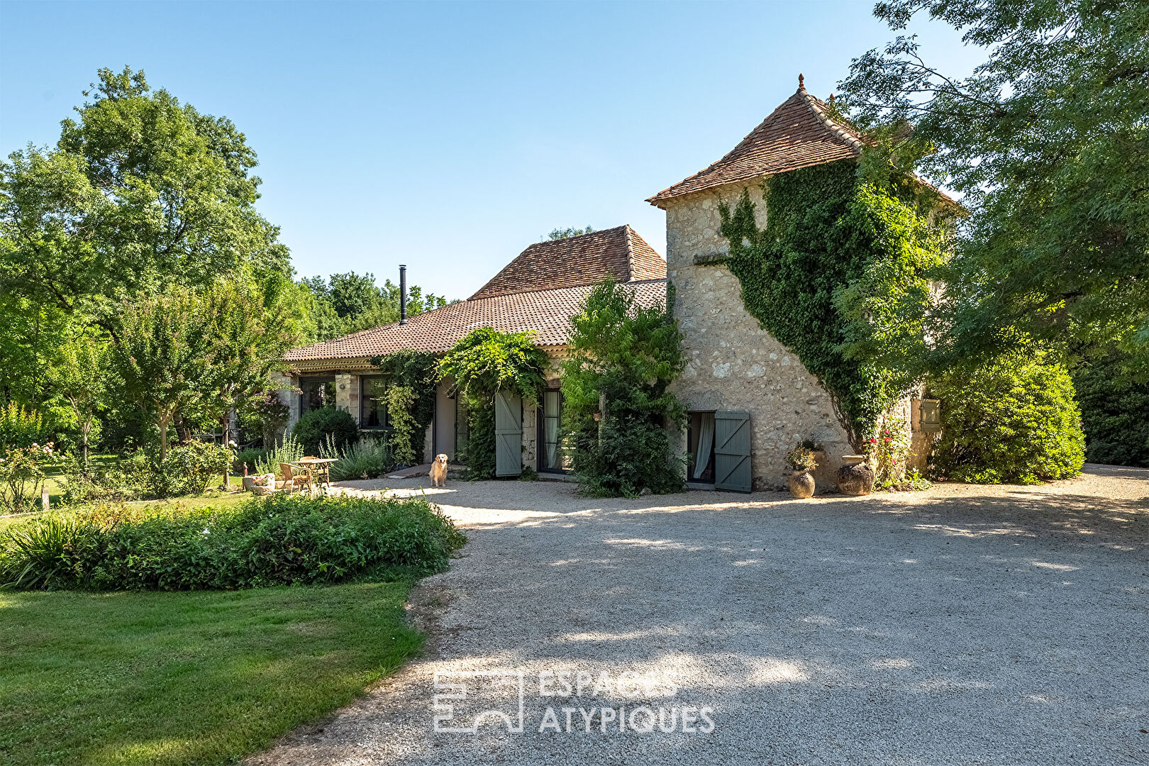 Demeure de charme avec pigeonnier et gîte indépendant