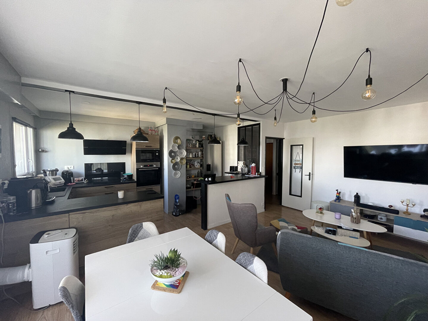 Photo Appartement entièrement rénové proximité centre ville d'Angers image 2/6