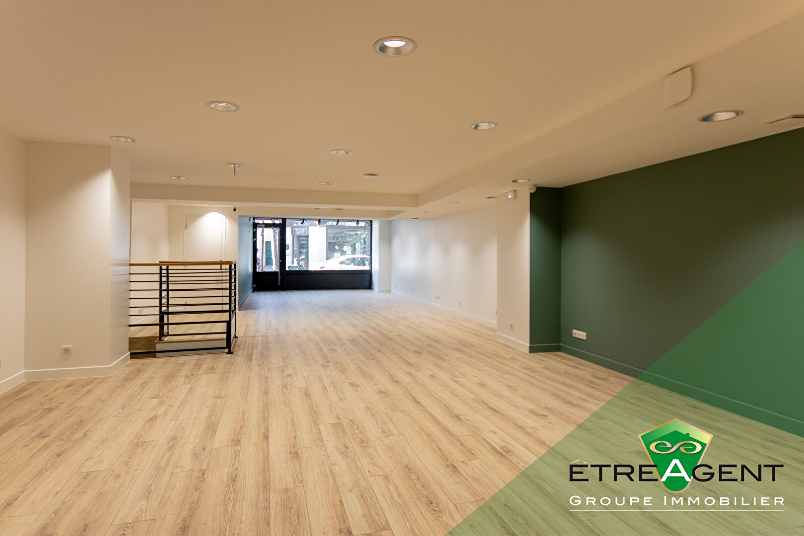 Local commercial refait à neuf + Duplex F3 entrée séparée Mantes La Jolie