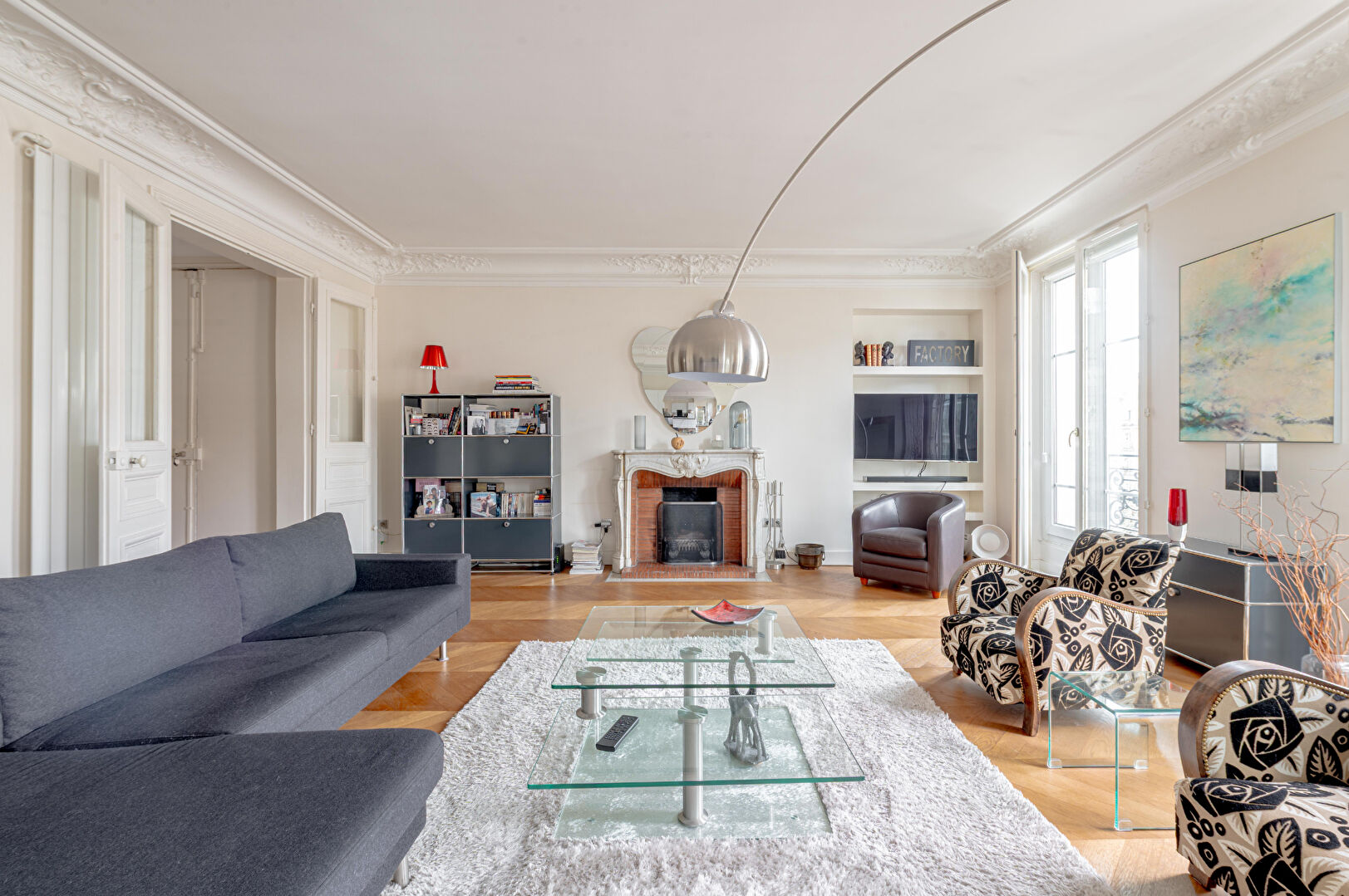 Elégant appartement dans bel immeuble pierre de taille