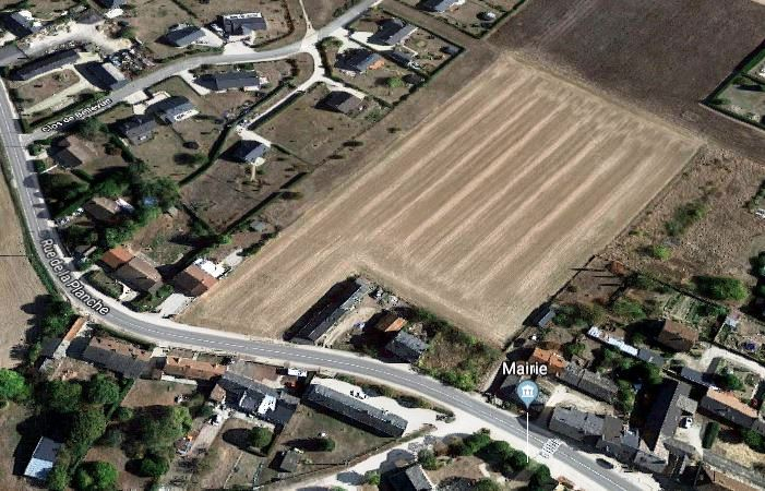 Photo Baccon Terrain de 880 m² viabilisé et libre constructeur image 4/6