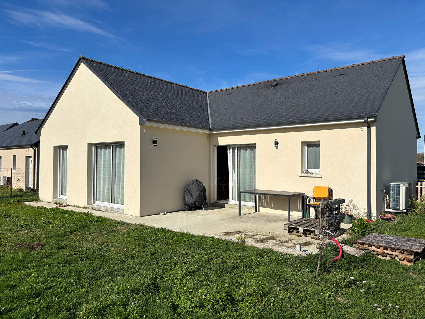 Pavillon 2023 de plain-pied /3 chambres /Allonnes / Confort moderne et performance énergétique A