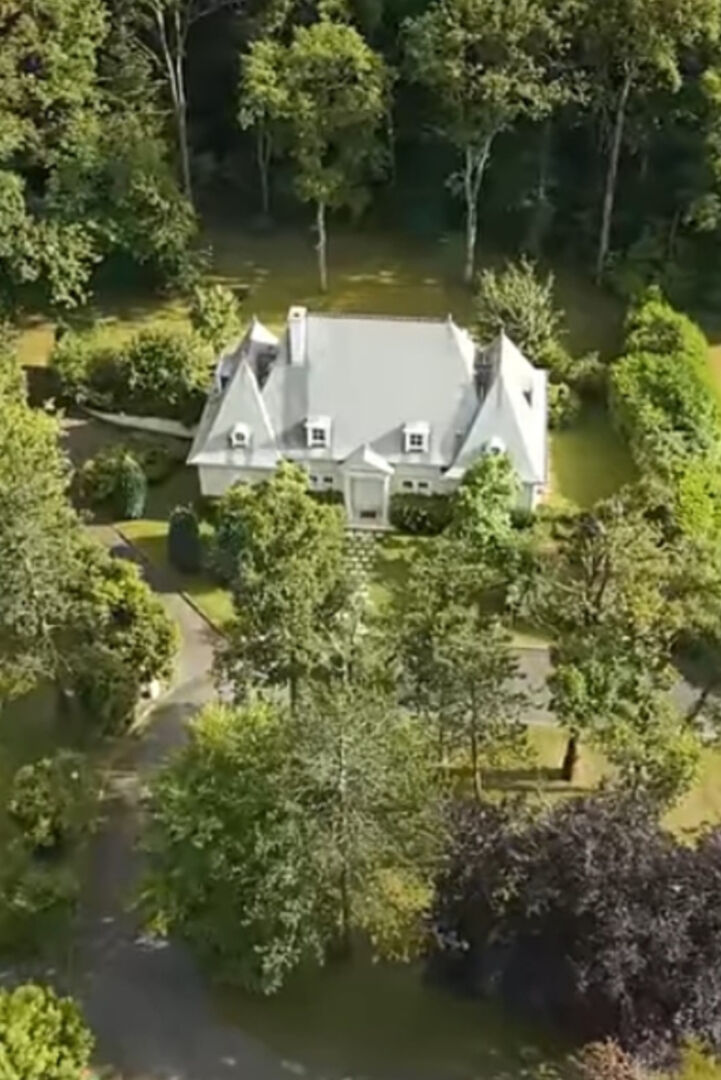 Maison Vern Sur Seiche 243 m²