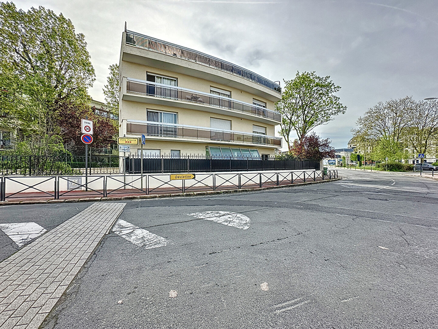 Photo Appartement Chatillon 4 pièce(s) 84 m2 image 2/6