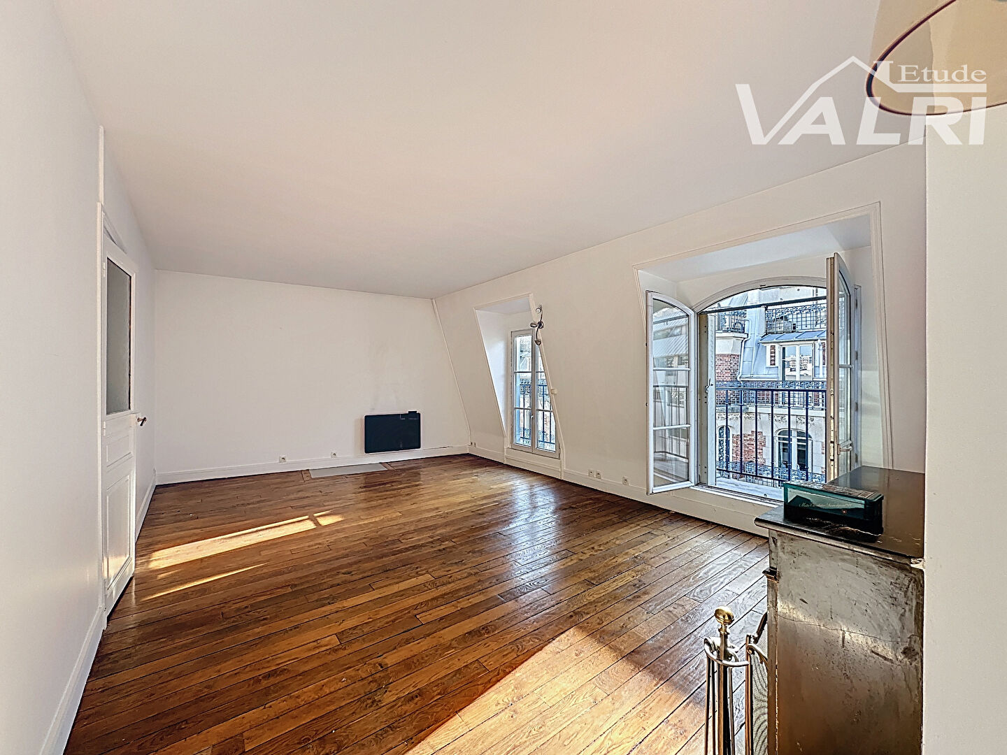 Photo Place Gambetta 3 pièces de 58.26 m² au dernier étage image 2/6