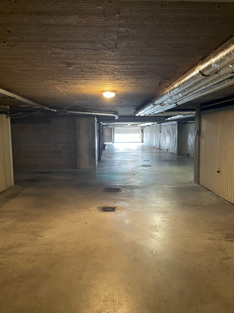 Photo Parking / box Plan De Cuques image 4/6