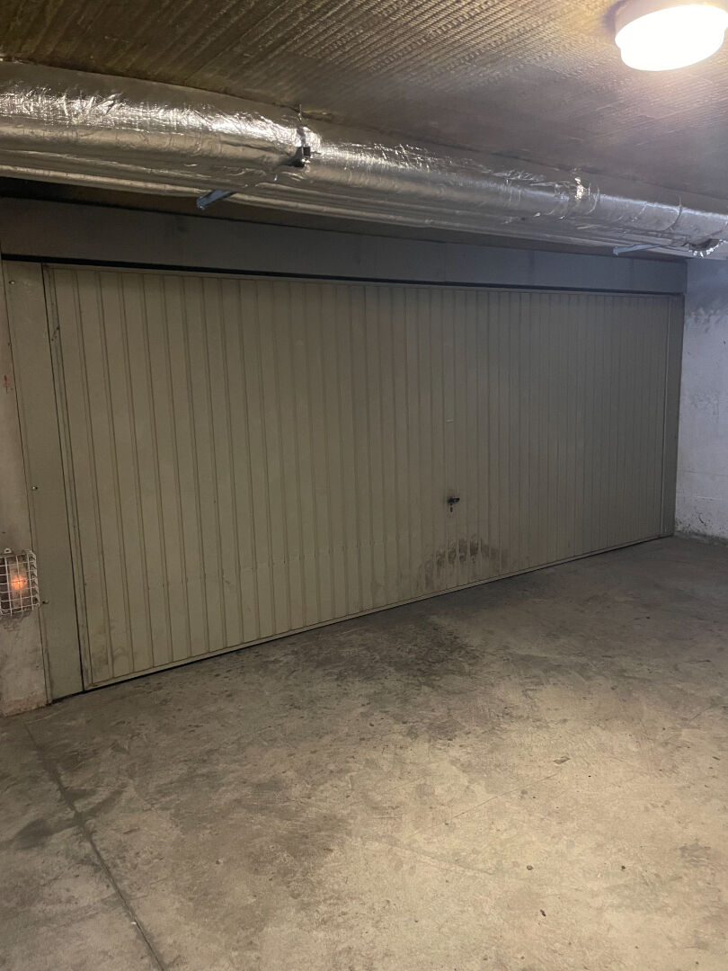 Photo Parking / box Plan De Cuques image 5/6