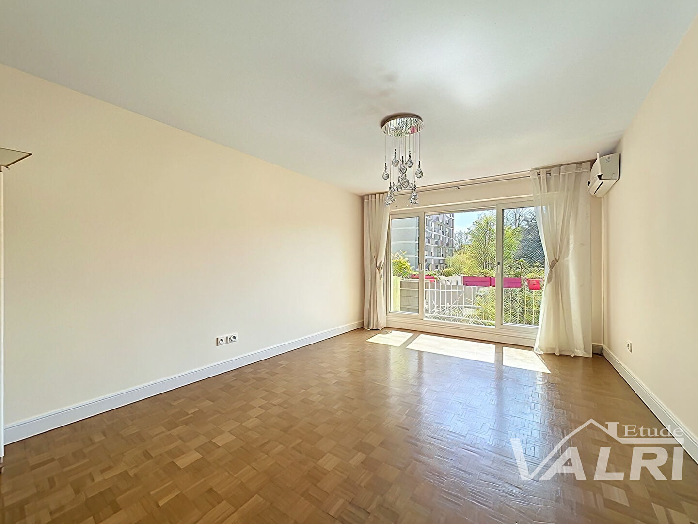 Agence immobilière de ETUDE VALRI Paris - ETUDE VALRI