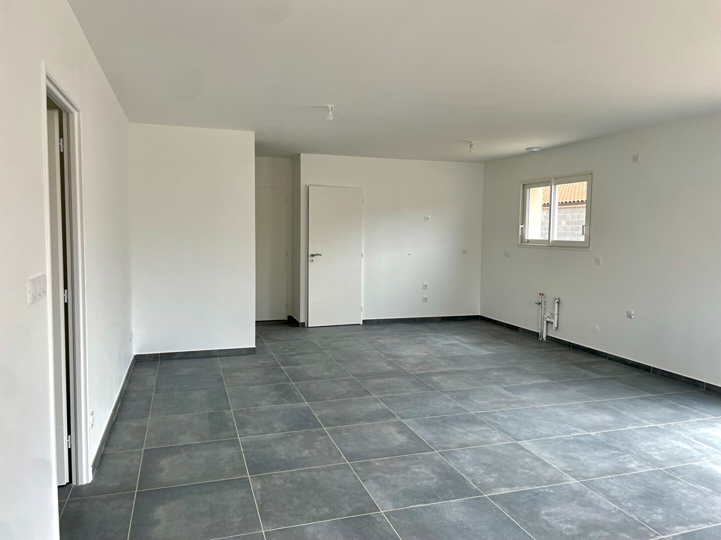 Photo VILLA NEUVE DE PLAIN PIED de 98m² sur terrain de 480m² image 3/6