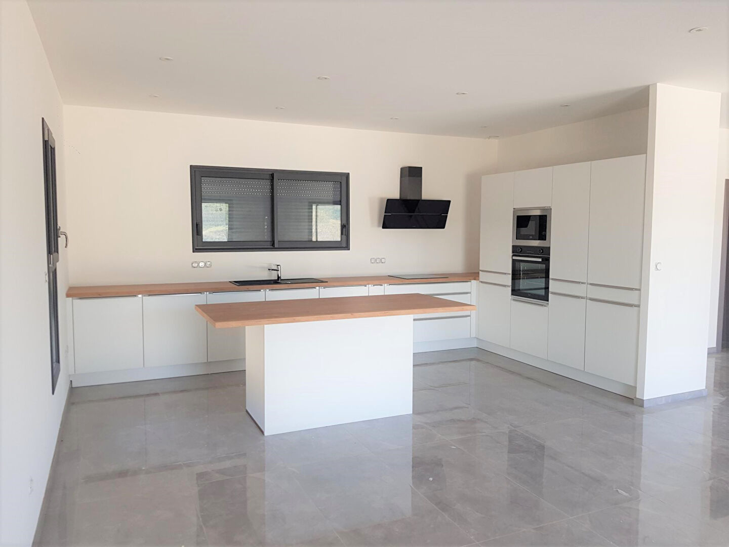 Photo VILLA NEUVE DE PLAIN PIED de 102m² sur 480m² de terrain image 3/6