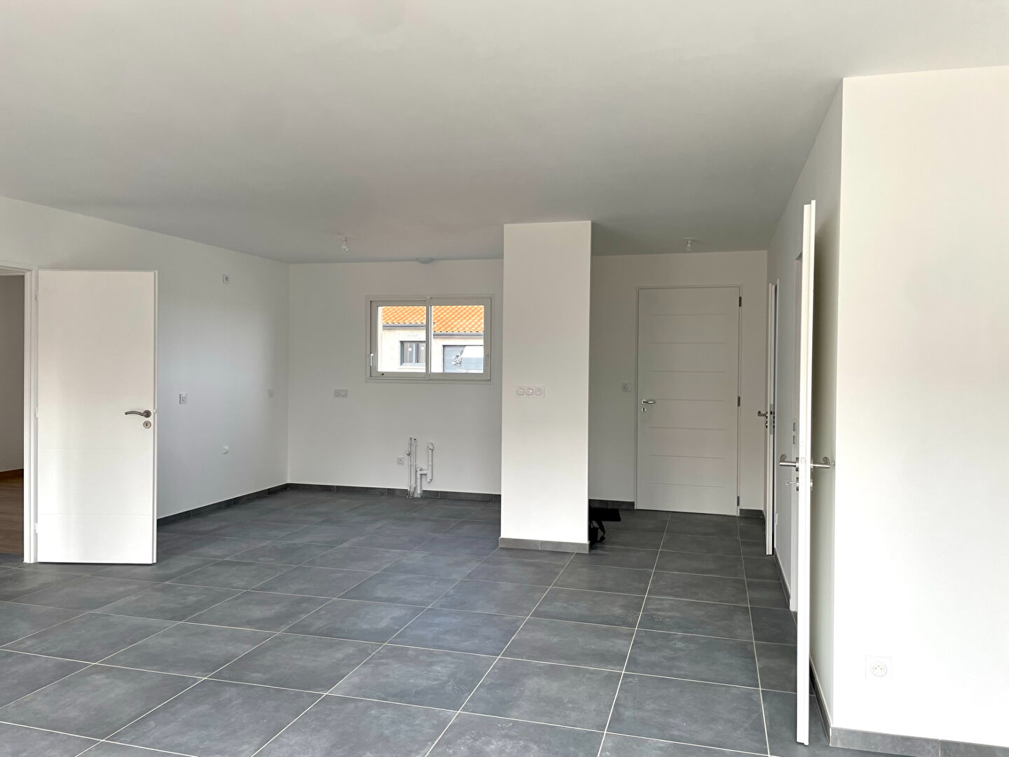 Photo VILLA NEUVE DE PLAIN PIED de 102m² sur 480m² de terrain image 4/6