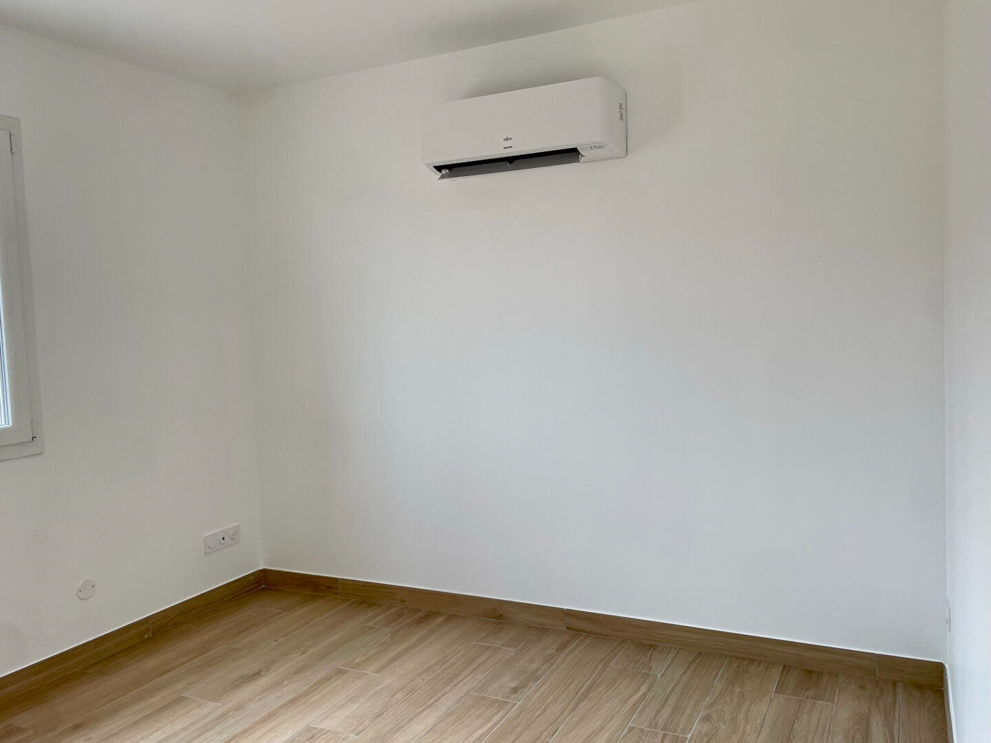 Photo VILLA NEUVE DE PLAIN PIED de 102m² sur 480m² de terrain image 6/6