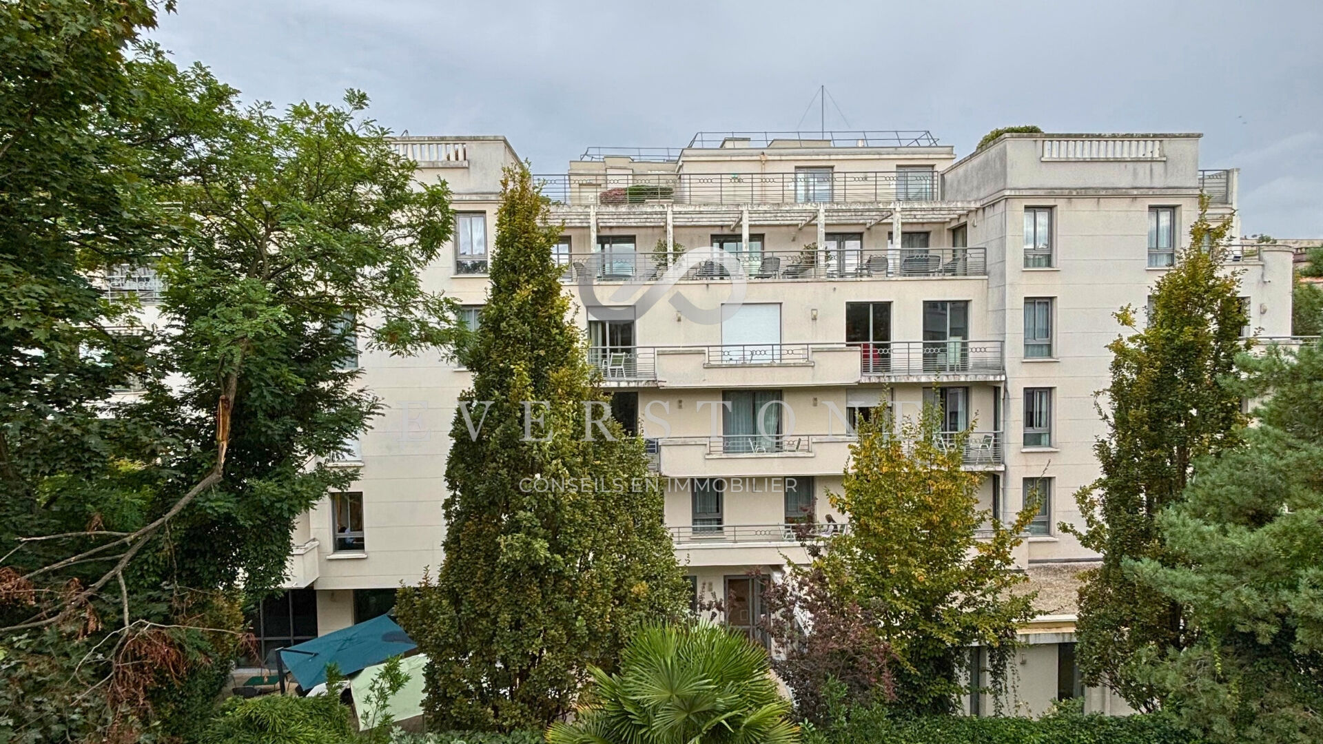 Photo Appartement Neuilly Sur Seine 4 pièce(s) 76 m2 image 1/6