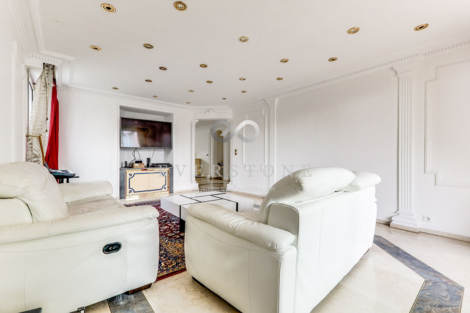 Photo Saint Cloud - Boulevard de la République- 10  min à pieds de la gare de Saint Cloud. image 6/6