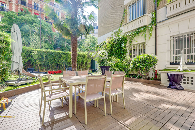 Photo Exclusivité - Paris - La Muette - Rue du Conseiller Collignon image 3/6