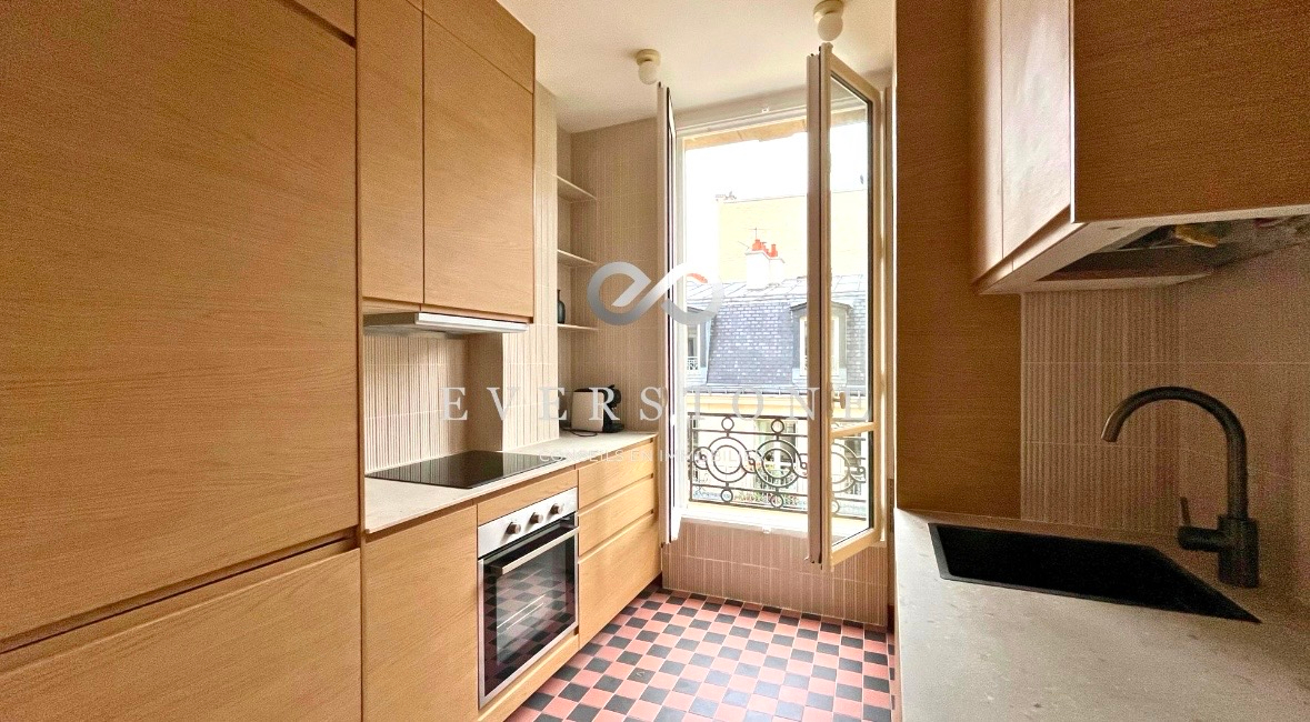 Photo Exclusivité - RER Port Royal - Notre Dame des Champs image 6/6