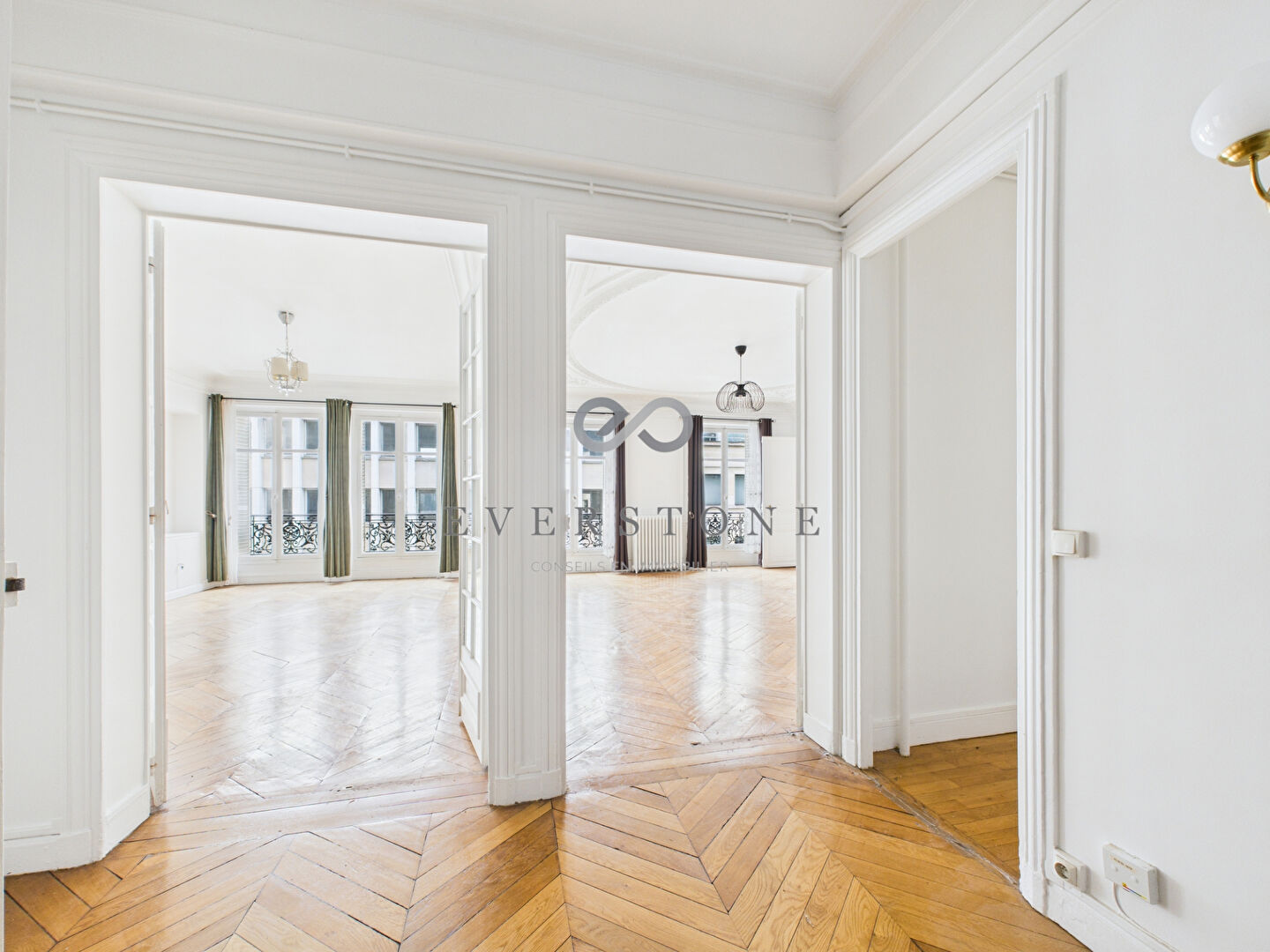Appartement Paris 4 pièce(s) 160 m2