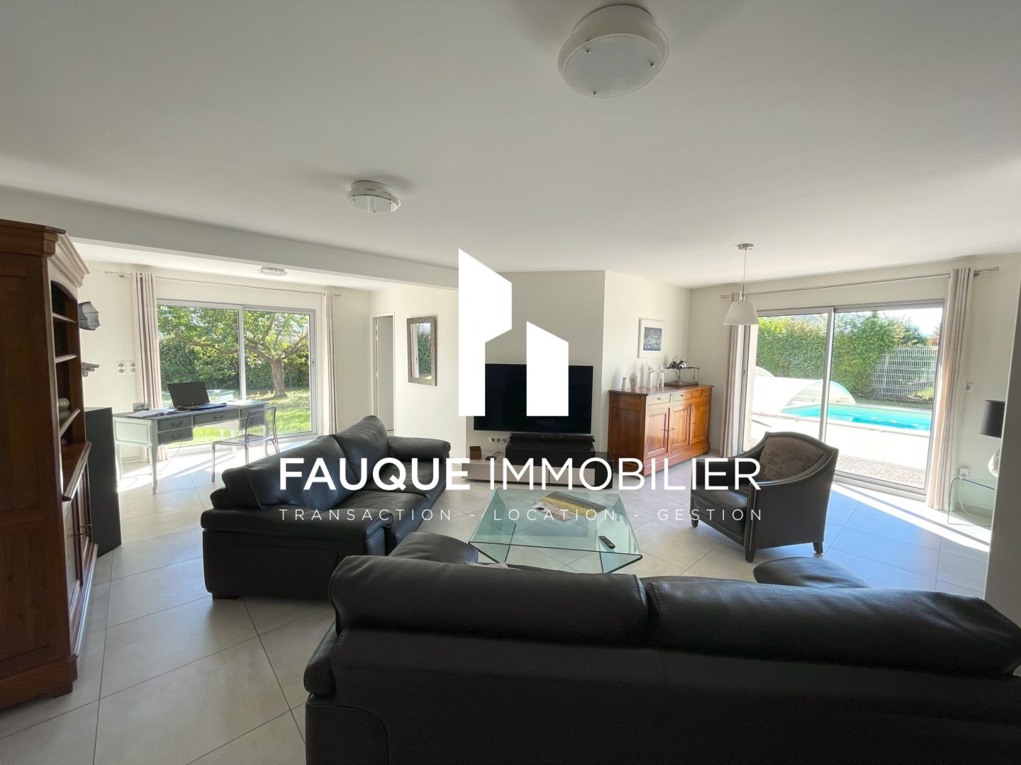 Photo Maison de 285 m2 habitables avec piscine image 4/6