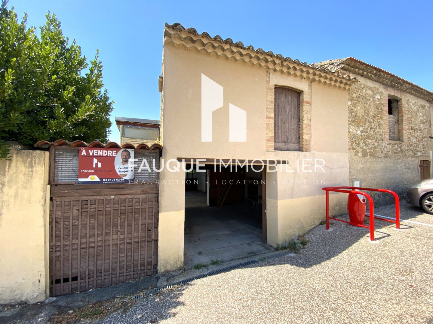 NOUVEAU PRIX - Maison de village avec dépendances