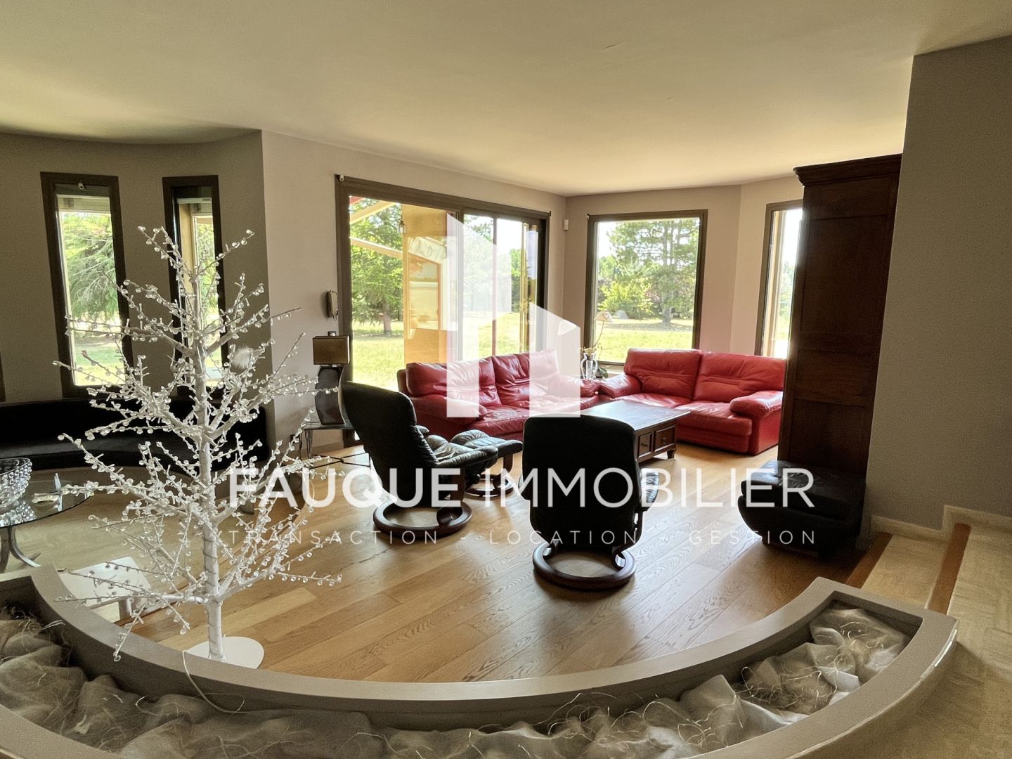 Photo CHABEUIL, EXCLUSIVITÉ   Villa de 190m2 hab dans un parc arbo image 5/6