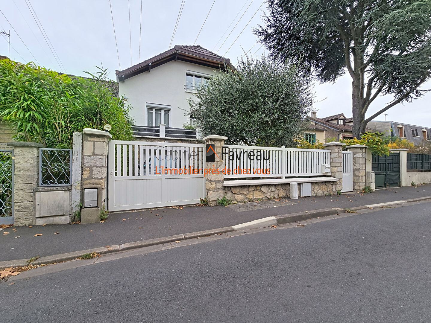 Photo CHEVILLY LARUE - BRETAGNE - MAISON - 8 PIECES - DEPENDANCE - JARDIN image 1/6