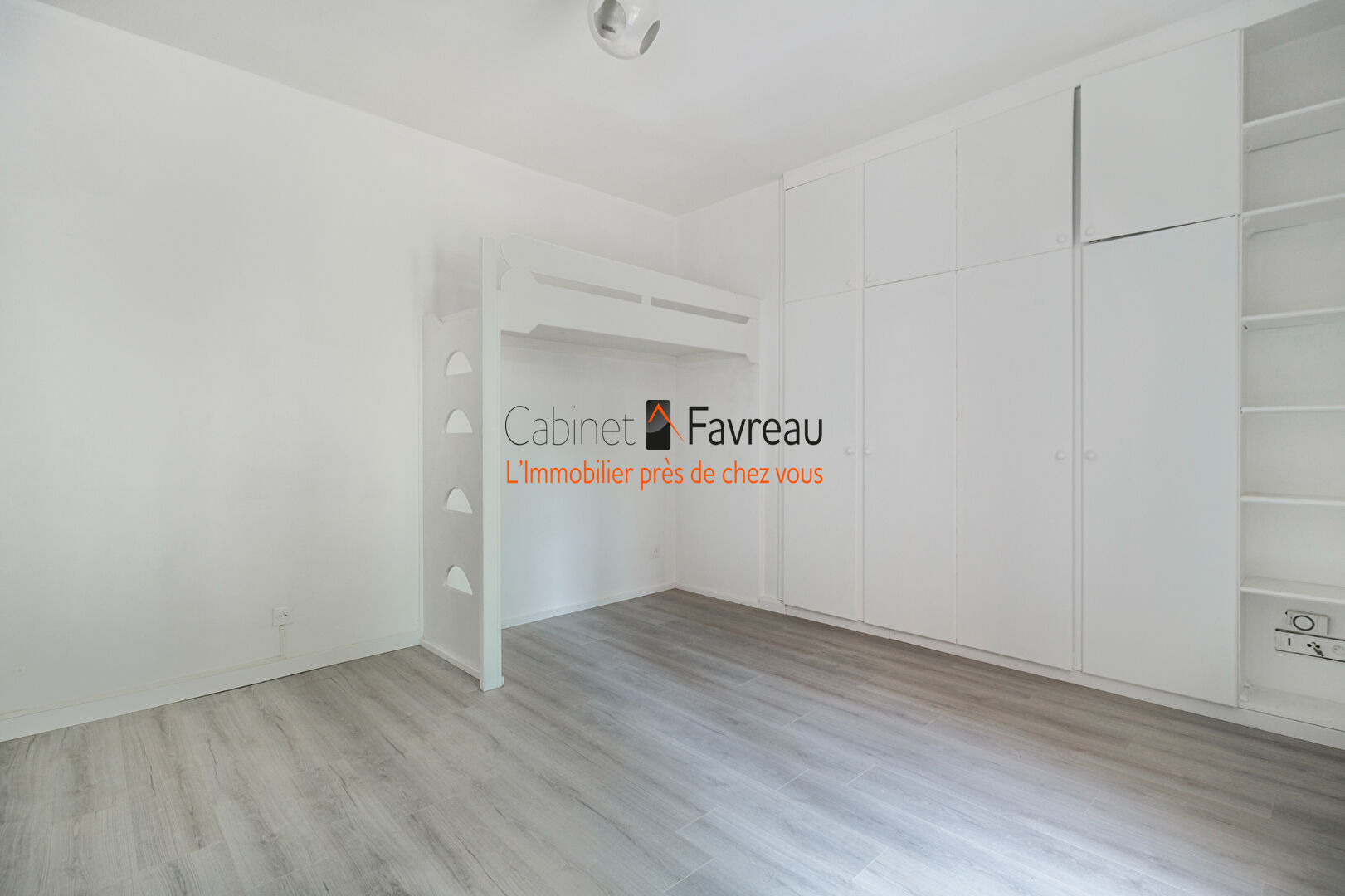 Photo EXCLUSIVITE - ALFORTVILLE - Nord - Ensemble immobilier : Studio de 25 m² + local de 27 m² et jardin de 122 m² image 2/6