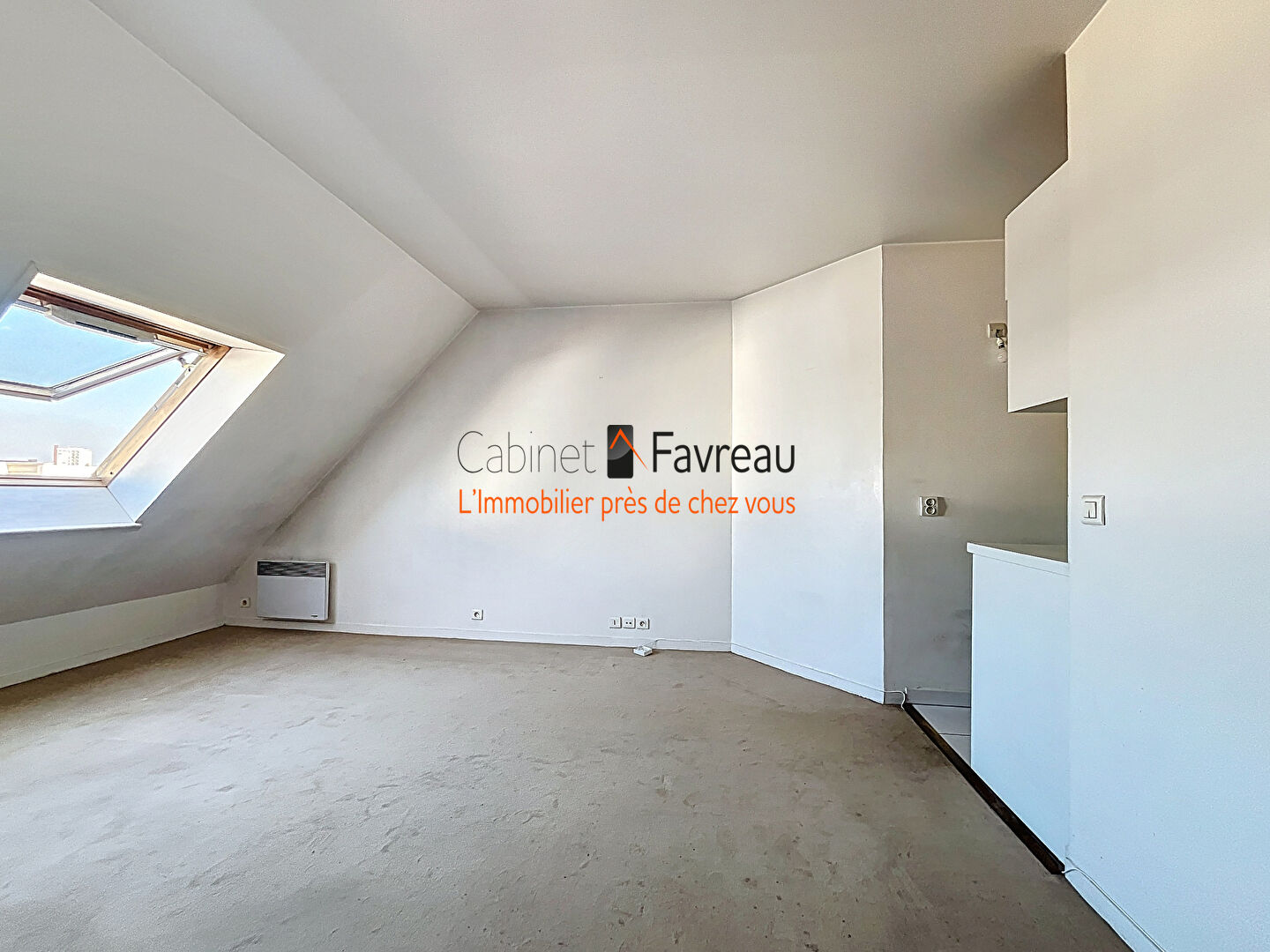 Photo CENTRE VILLE- DUPLEX 2 PIÈCES -PARKING-10 MIN RER D-15 MIN L8 image 2/6