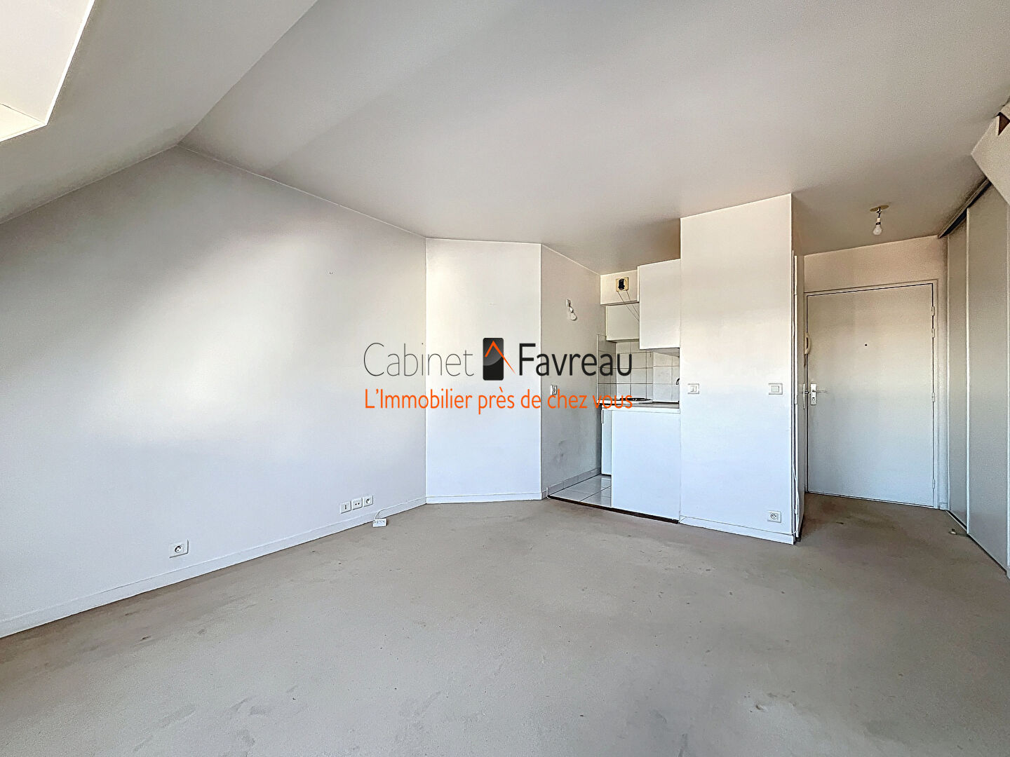 Photo CENTRE VILLE- DUPLEX 2 PIÈCES -PARKING-10 MIN RER D-15 MIN L8 image 5/6