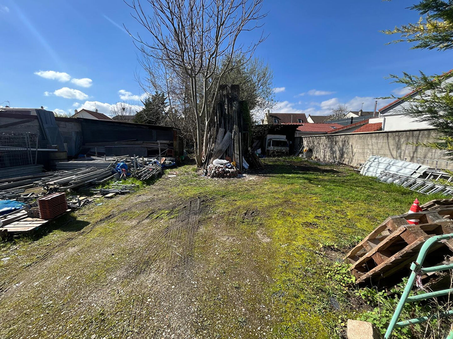 Photo CABINET FAVREAU VITRY SUR SEINE - QUARTIER DU FORT - Terrain constructible de 518 m² image 3/4