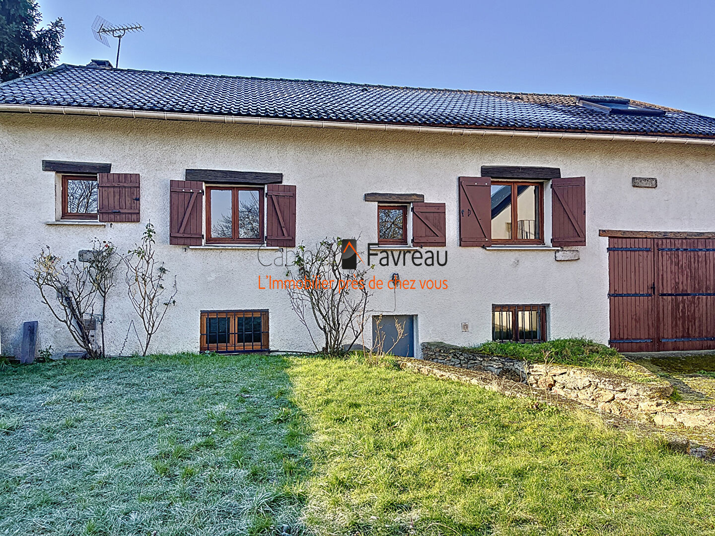 Photo [CABINET FAVREAU] - MORANGIS - Belle maison de 7 pièces avec 2 garages et grand jardin arboré image 2/6