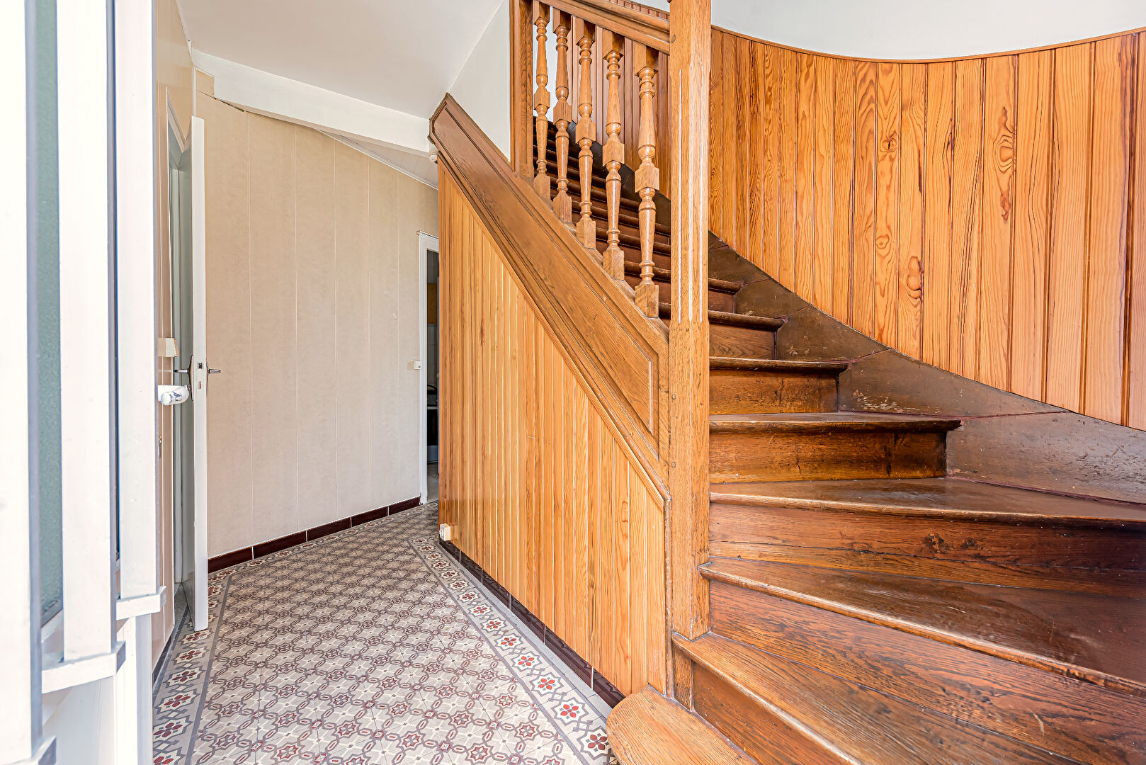 Photo BAGNEUX - QUARTIER DES MATHURINS - Maison 5 pièces 80m² - RER B BAGNEUX  - MÉTRO LIGNE 4 LUCIE AUBRAC image 2/6