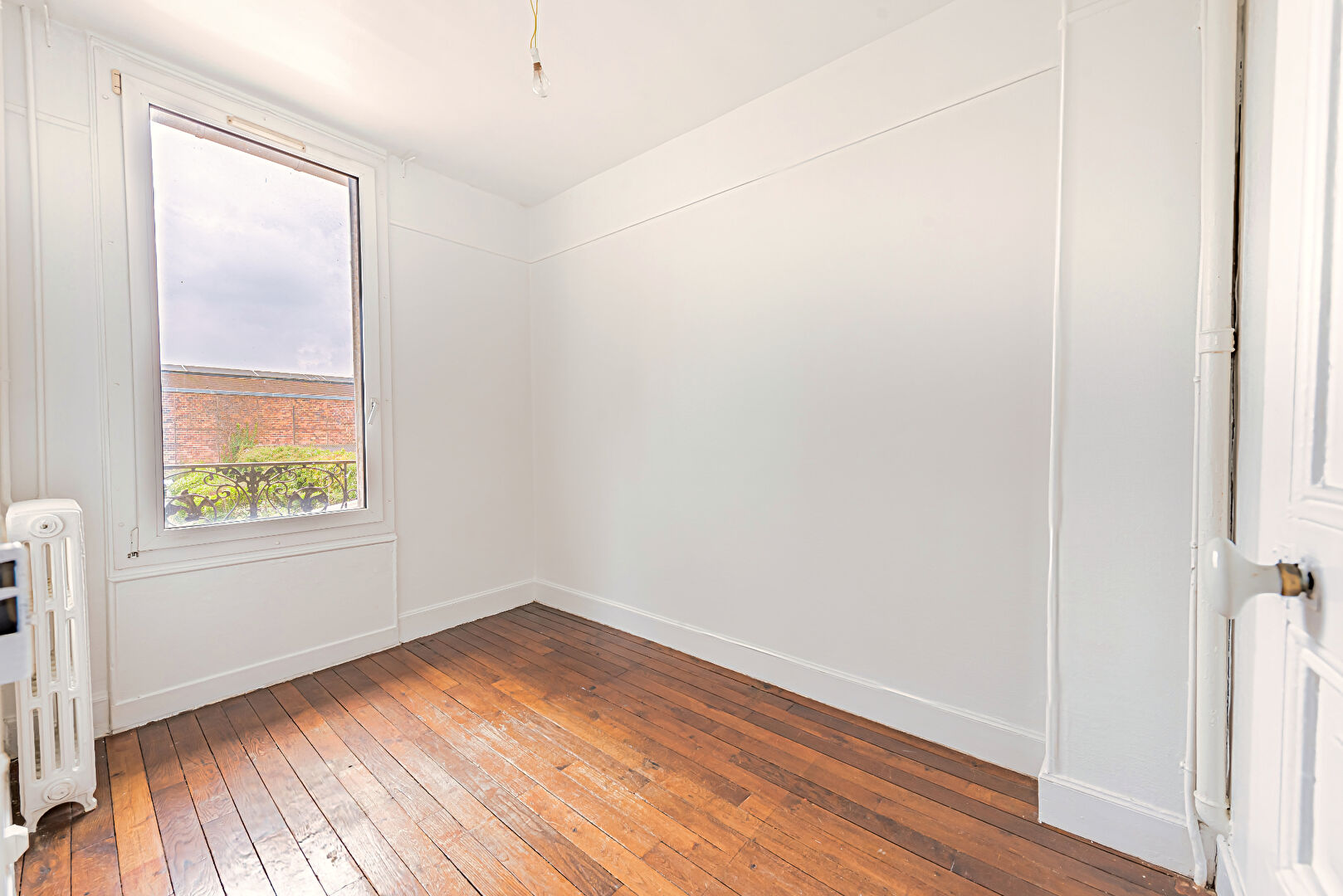 Photo BAGNEUX - QUARTIER DES MATHURINS - Maison 5 pièces 80m² - RER B BAGNEUX  - MÉTRO LIGNE 4 LUCIE AUBRAC image 6/6