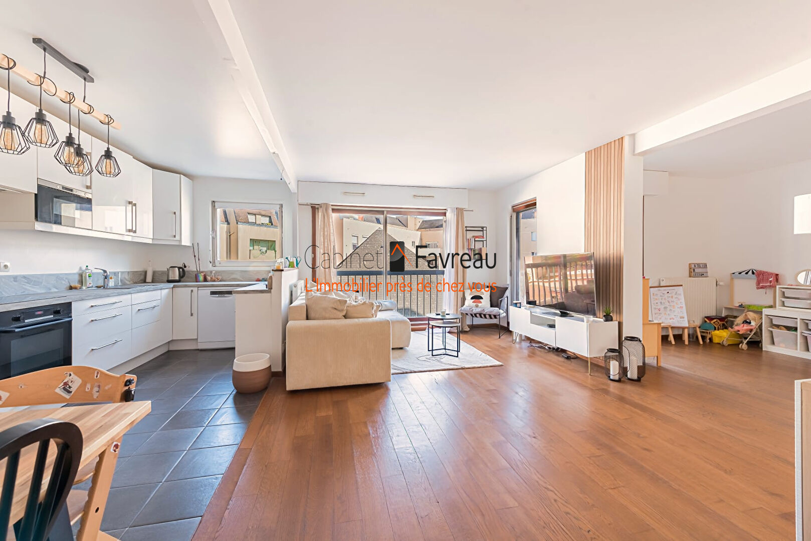 EXCLUSIVITÉ - CACHAN - CENTRE-VILLE - Appartement 3/4 pièces 80 m² - BOX - CAVE