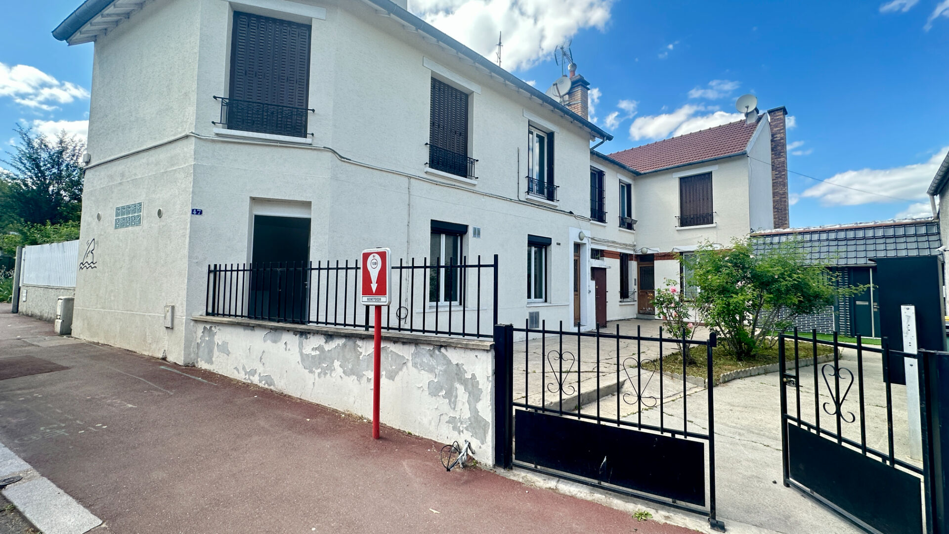 Photo BAGNEUX - Appartement  2 pièces - 46m2 image 2/6