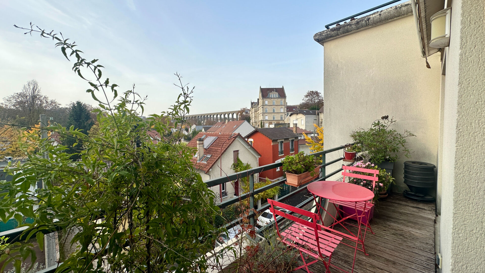 CACHAN - Centre-ville - Appartement 5 pièces -100 m2 - Cave - Deux places de parking