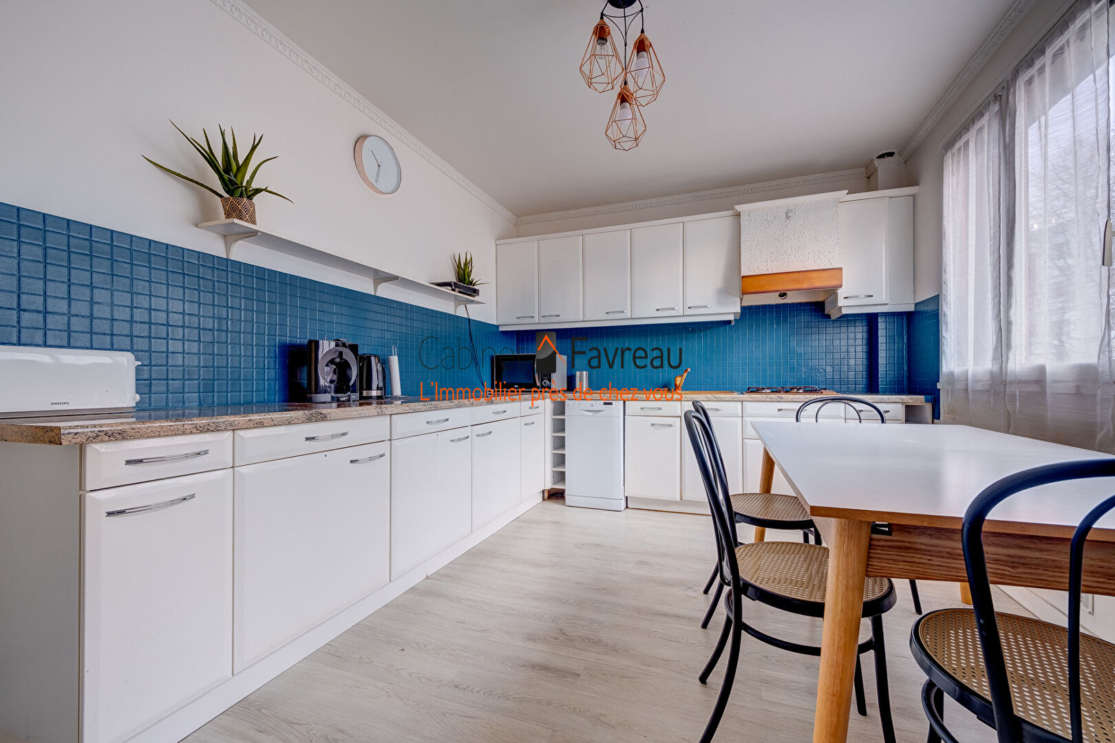 ARCUEIL - 94110 - TROIS PIECES EN DERNIER ETAGE TRAVERSANT