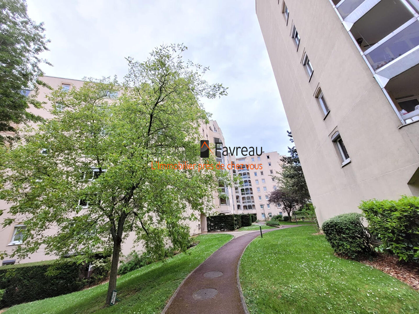 94250 - GENTILLY  - LISIERES DE PARIS - 3 PIÈCES AVEC CAVE ET PARKING