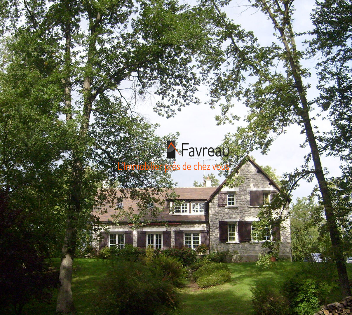 Maison familiale 6 pièces - ESTOUY  (45300)