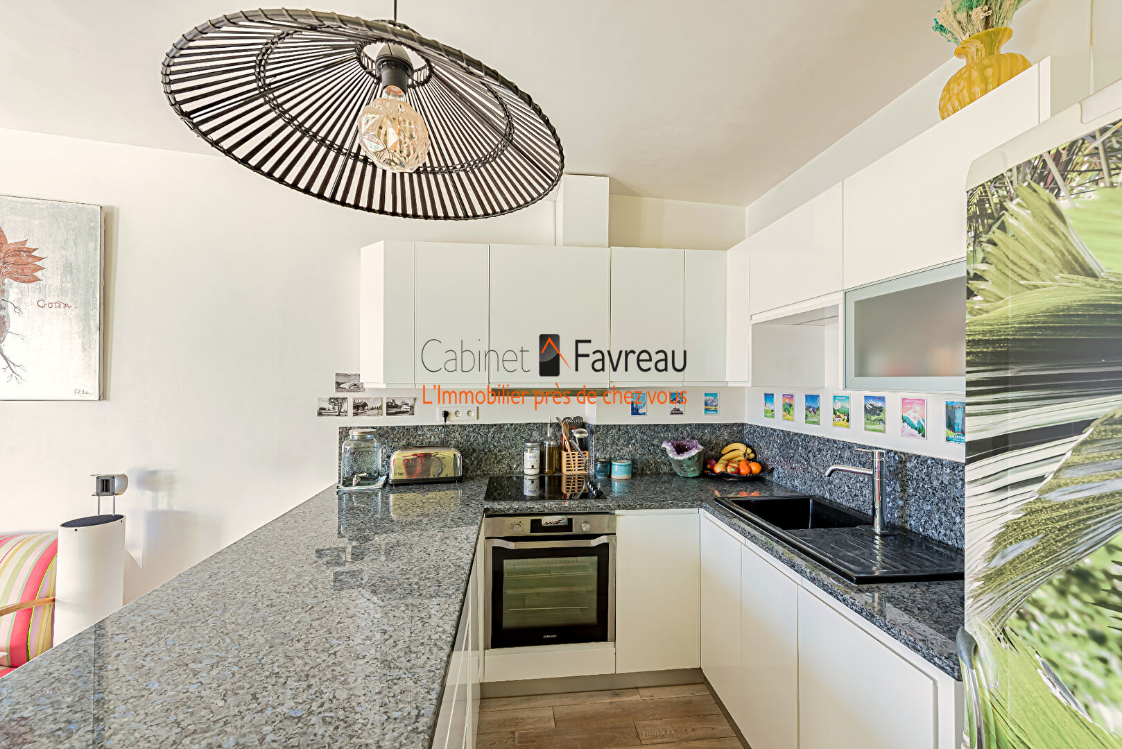 Photo CENTRE-VILLE - Appartement de 4 pièces d'environ 76m² au dernier étage avec cave et box en sus image 2/6