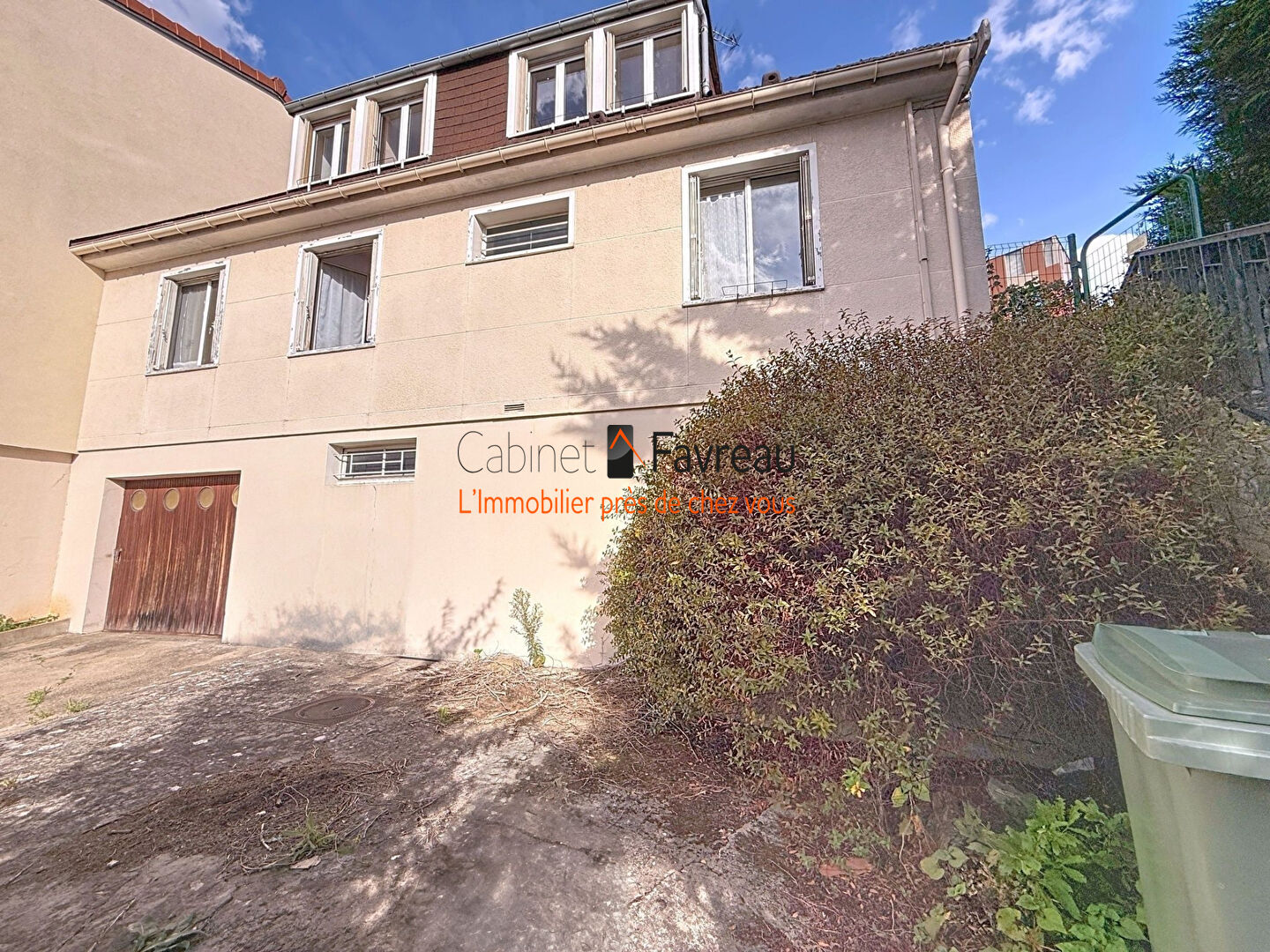 Photo LE CABINET FAVREAU - MAISON 7 PIECES AVEC JARDIN & 4 PLACES DE PARKING - LES CLOSEAUX-MARTINETS image 5/6