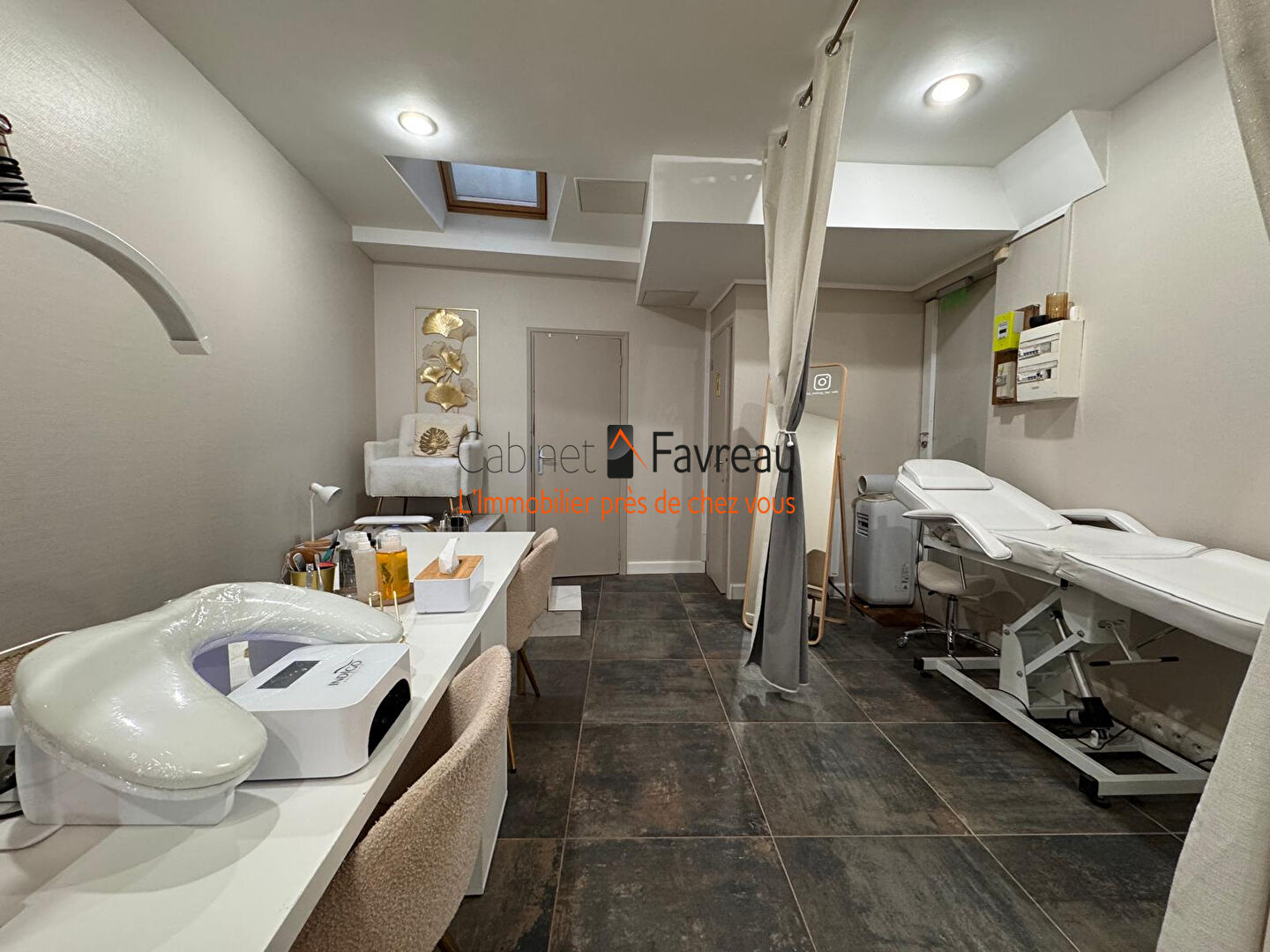 Photo 75019 - LOCAL - 38m2 - SUR RUE - METRO RIQUET - METRO STALINGRAD image 3/6