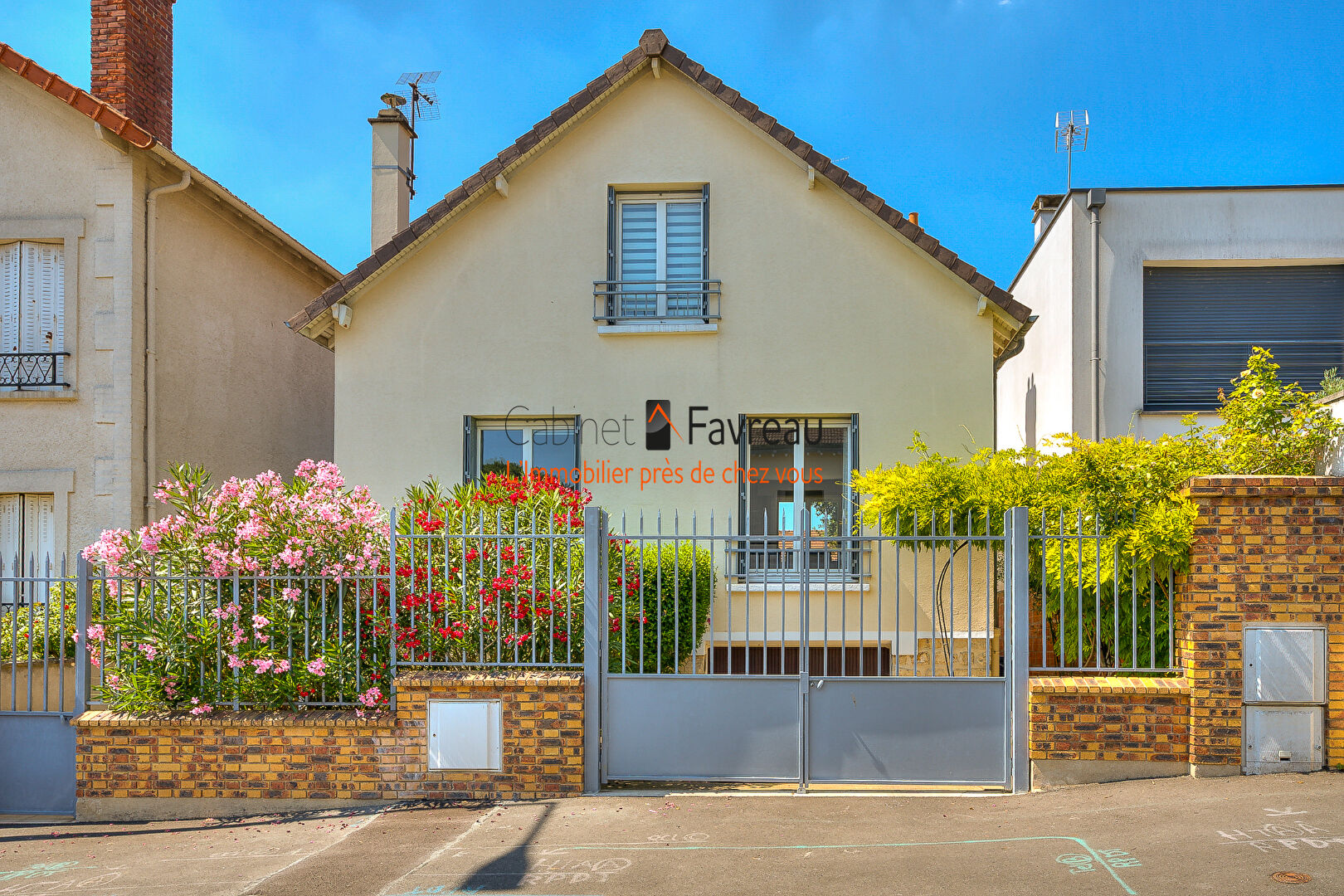 MAISON - L'HAY-LES-ROSES - 5 PIECES - 140 M² - 385 M² TERRAIN - GARAGE -  PARKING