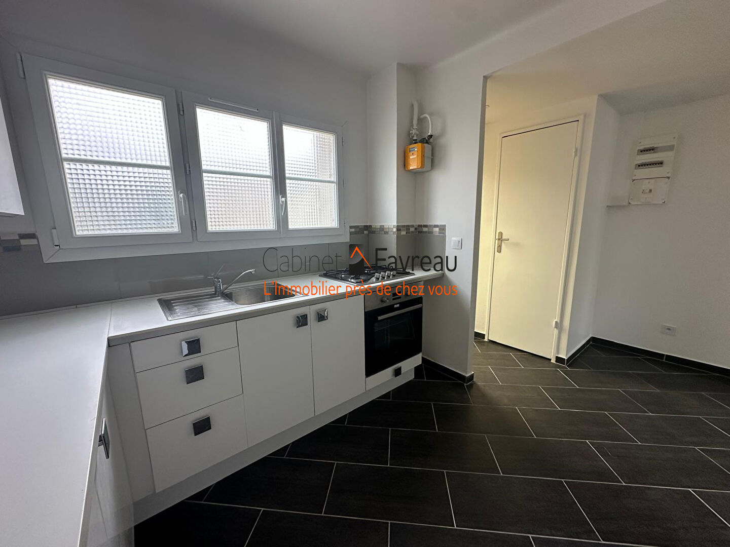 Photo CHEVILLY-LARUE - CENTRE  VILLE - PROCHE METRO 14 - 66m² - APPARTEMENT 4 PIECES image 4/6