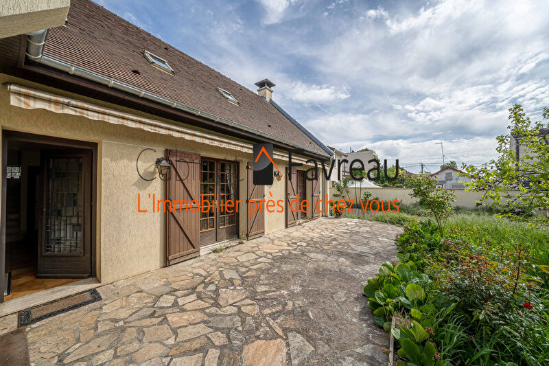 VITRY SUR SEINE - Le Fort - 7 pièces