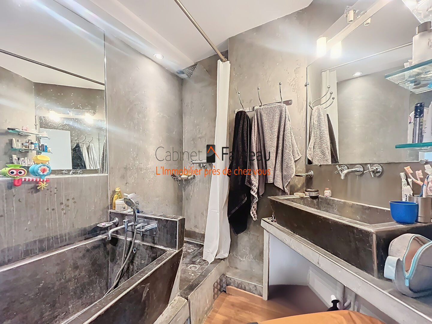 Photo [CABINET FAVREAU] - VITRY-SUR-SEINE - QUARTIER DU 8 MAI 1945 - Loft / Atelier de 4 pièces principales avec terrasse, jardin commun et stationnement image 4/6