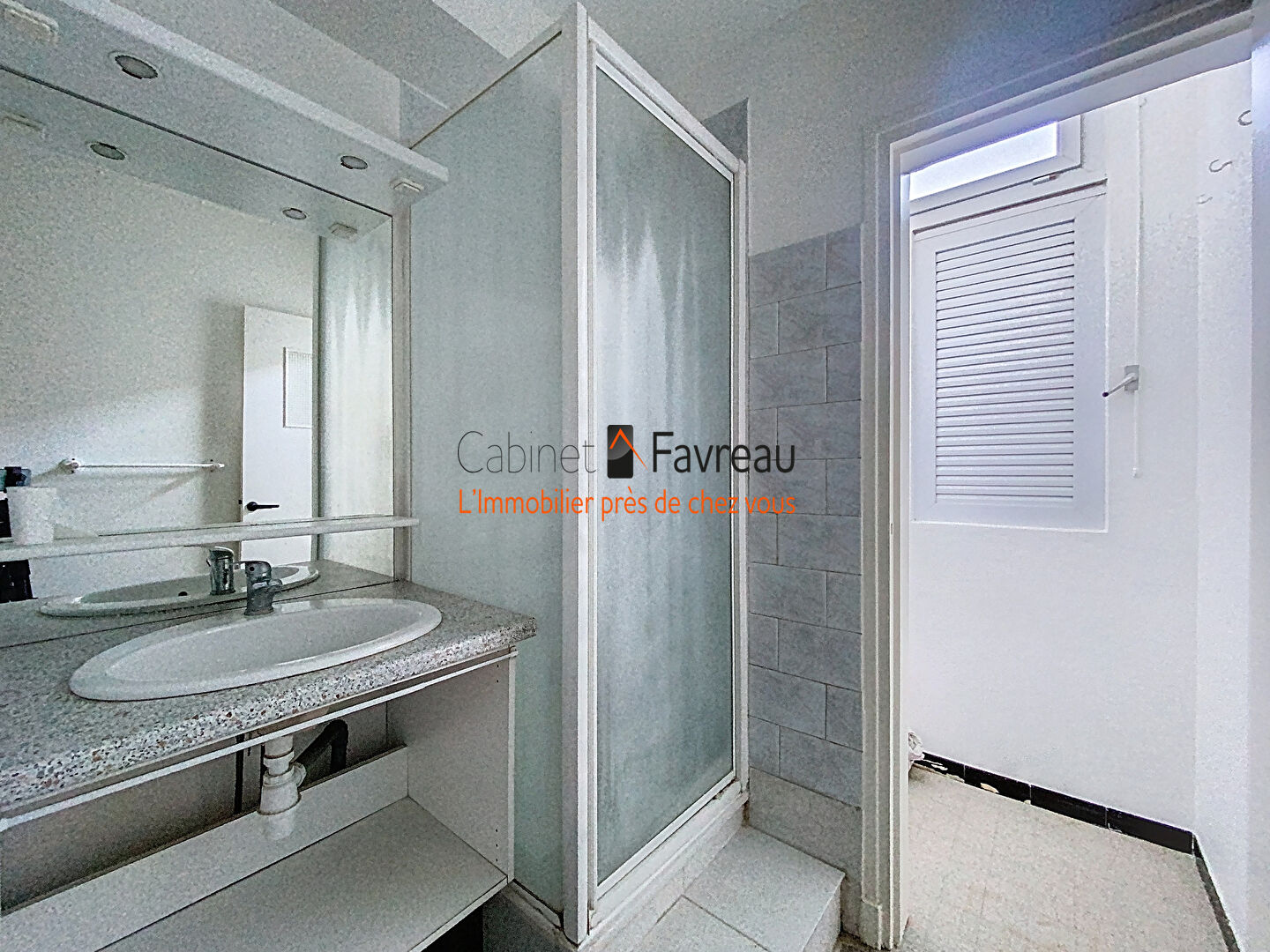 Photo VITRY-SUR-SEINE - CENTRE-GARE - 1PIECE AVEC BALCON image 3/4