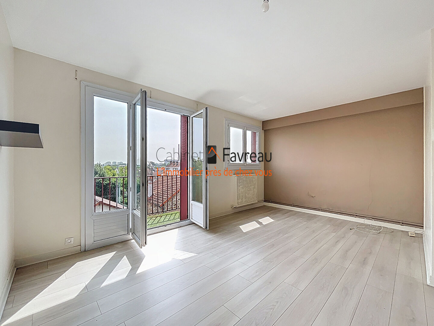 VITRY-SUR-SEINE - CENTRE-GARE - 2P AVEC BALCON