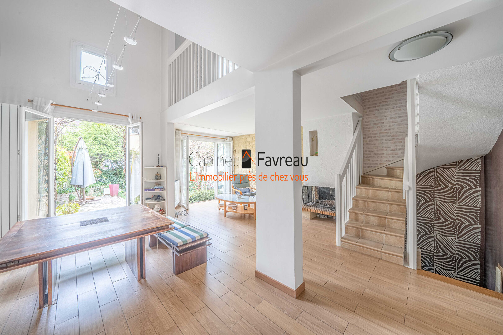 Photo VITRY SUR SEINE - MAISON 7 PIÈCES  102 M² AVEC GARAGE. image 1/6